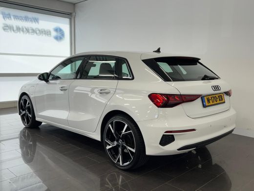 Audi A3 Sportback 40 TFSI e Business edition | Achterbank in delen neerklapbaar | Apple Carplay/Android A... ActivLease financial lease