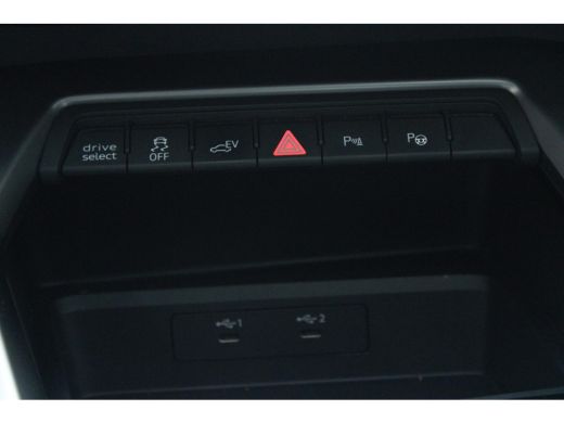 Audi A3 Sportback 40 TFSI e Edition PANO| StoelVW | Keyless | Camera ActivLease financial lease
