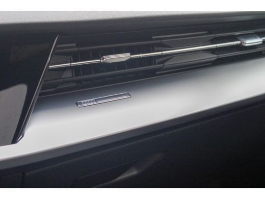 Audi A3 Sportback 40 TFSI e Edition PANO| StoelVW | Keyless | Camera ActivLease financial lease
