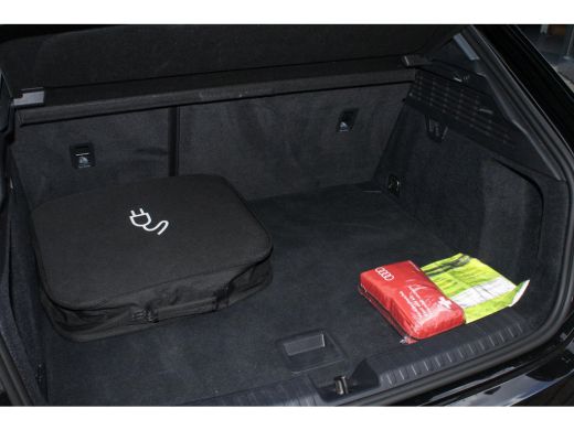 Audi A3 Sportback 40 TFSI e Edition PANO| StoelVW | Keyless | Camera ActivLease financial lease