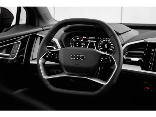 Audi Q4 e-tron Advanced edition | Achterklep, automatisch bedienbaar | Achteruitrijcamera | Adaptive cruise control ActivLease financial lease