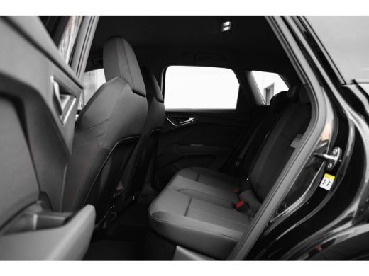Audi Q4 e-tron Advanced edition | Achterklep, automatisch bedienbaar | Achteruitrijcamera | Adaptive cruise control ActivLease financial lease