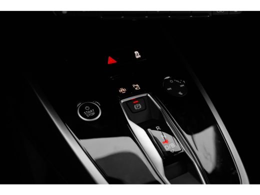 Audi Q4 e-tron Advanced edition | Achterklep, automatisch bedienbaar | Achteruitrijcamera | Adaptive cruise control ActivLease financial lease