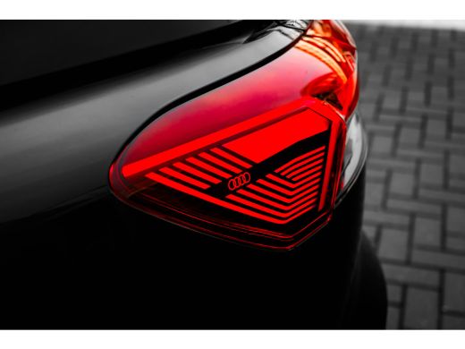 Audi Q4 e-tron Advanced edition | Achterklep, automatisch bedienbaar | Achteruitrijcamera | Adaptive cruise control ActivLease financial lease