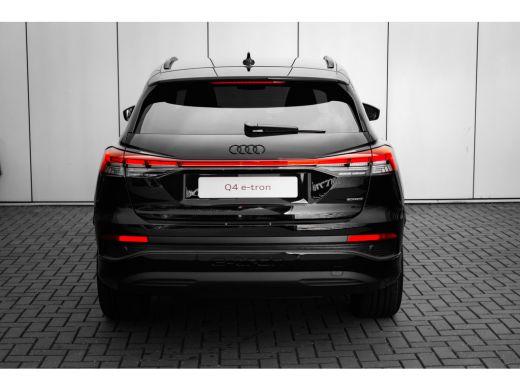 Audi Q4 e-tron Advanced edition | Achterklep, automatisch bedienbaar | Achteruitrijcamera | Adaptive cruise control ActivLease financial lease
