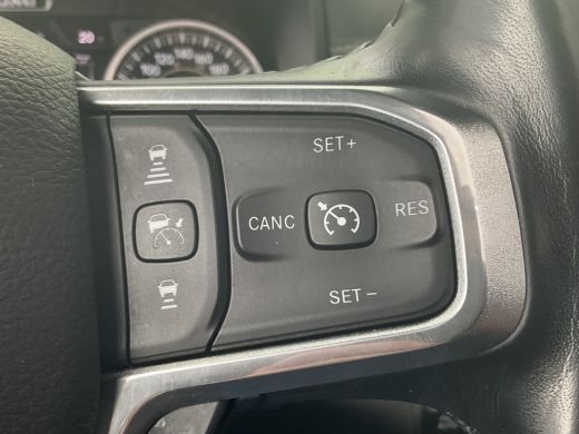 Dodge Ram 1500 1500 5.7 V8 4x4 Crew Cab Laramie Pano Trekhaak Leder Harman/Kardon Limited Night-Package! ActivLease financial lease