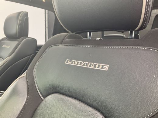 Dodge Ram 1500 1500 5.7 V8 4x4 Crew Cab Laramie Pano Trekhaak Leder Harman/Kardon Limited Night-Package! ActivLease financial lease