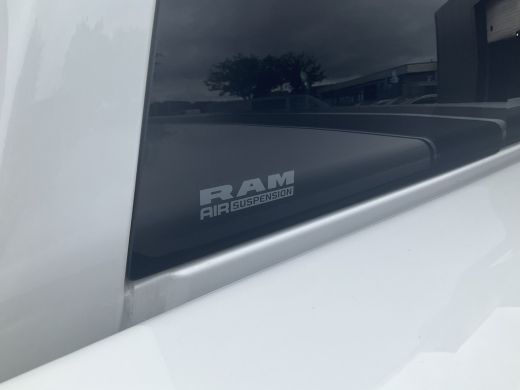 Dodge Ram 1500 1500 5.7 V8 4x4 Crew Cab Laramie Pano Trekhaak Leder Harman/Kardon Limited Night-Package! ActivLease financial lease