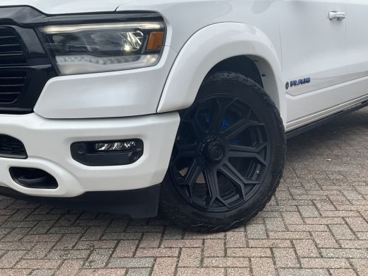 Dodge Ram 1500 1500 5.7 V8 4x4 Crew Cab Laramie Pano Trekhaak Leder Harman/Kardon Limited Night-Package! ActivLease financial lease