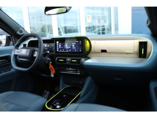 Fiat Panda La Prima | Cruise Control | Camera | 7,4kW lader | Navi | Stoel+Stuurverwarming | Carplay | Climate ActivLease financial lease
