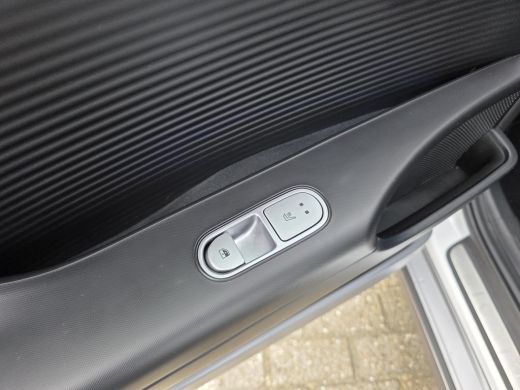 Hyundai IONIQ 6 Connect 77.4 kWh | Achteruitrijcamera | Applecarplay en Android Auto | Stoelverwarming | Elektris... ActivLease financial lease