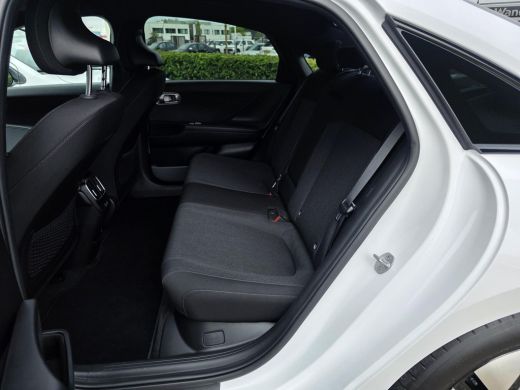 Hyundai IONIQ 6 Connect 77.4 kWh | Achteruitrijcamera | Applecarplay en Android Auto | Stoelverwarming | Elektris... ActivLease financial lease