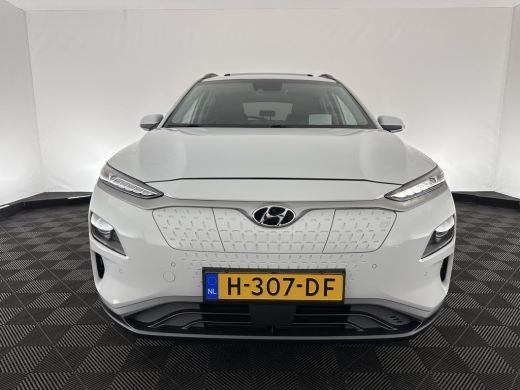 Hyundai Kona EV Premium 64 kWh (INCL-BTW) *PANO | FULL-LEATHER | KRELL-AUDIO | HEAD-UP | FULL-LED | NAVI-FULLM... ActivLease financial lease