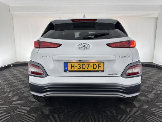 Hyundai Kona EV Premium 64 kWh (INCL-BTW) *PANO | FULL-LEATHER | KRELL-AUDIO | HEAD-UP | FULL-LED | NAVI-FULLM... ActivLease financial lease