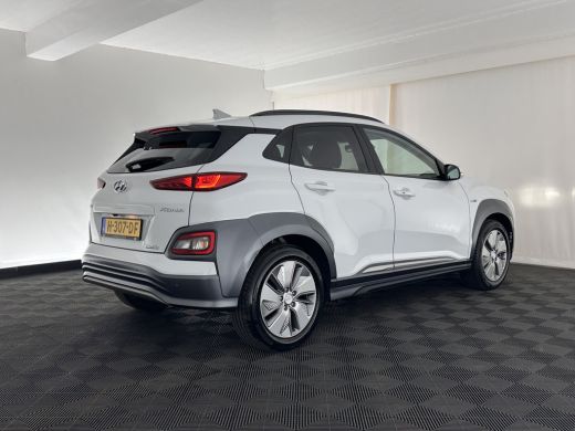 Hyundai Kona EV Premium 64 kWh (INCL-BTW) *PANO | FULL-LEATHER | KRELL-AUDIO | HEAD-UP | FULL-LED | NAVI-FULLM... ActivLease financial lease