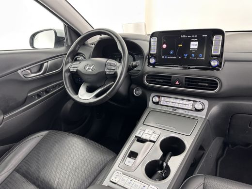 Hyundai Kona EV Premium 64 kWh (INCL-BTW) *PANO | FULL-LEATHER | KRELL-AUDIO | HEAD-UP | FULL-LED | NAVI-FULLM... ActivLease financial lease