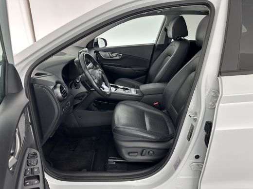 Hyundai Kona EV Premium 64 kWh (INCL-BTW) *PANO | FULL-LEATHER | KRELL-AUDIO | HEAD-UP | FULL-LED | NAVI-FULLM... ActivLease financial lease