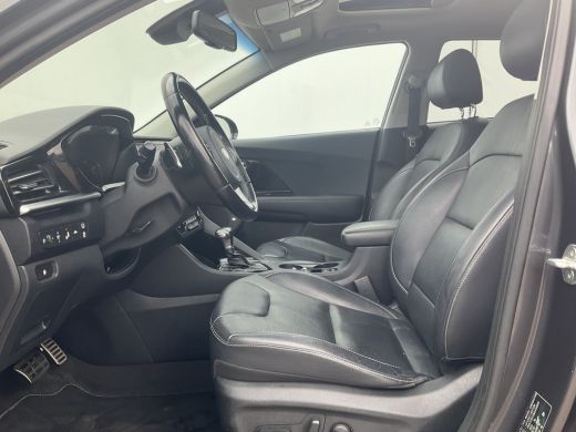 Kia Niro 1.6 GDi Hybrid ExecutiveLine Pano Trekhaak Leder JBL Stoelverw+Ventilatie VOL! ActivLease financial lease