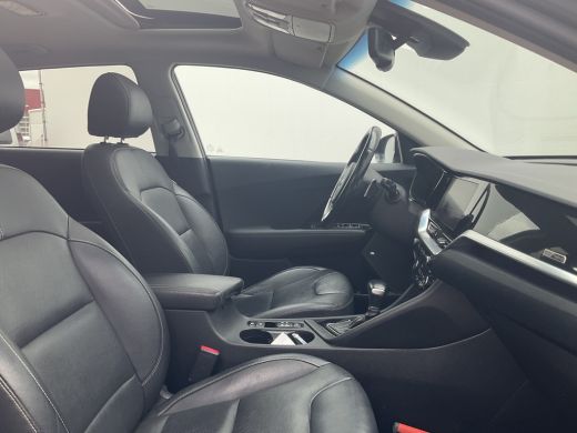 Kia Niro 1.6 GDi Hybrid ExecutiveLine Pano Trekhaak Leder JBL Stoelverw+Ventilatie VOL! ActivLease financial lease