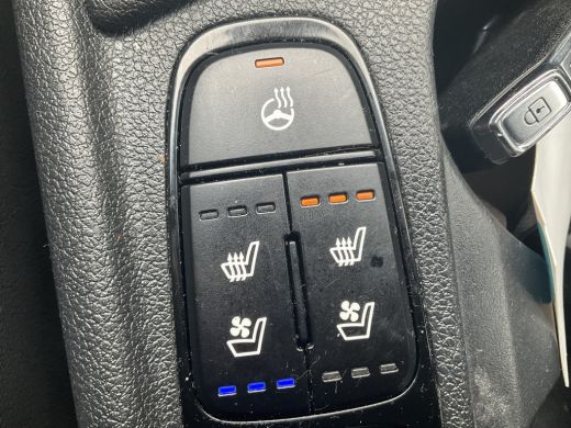 Kia Niro 1.6 GDi Hybrid ExecutiveLine Pano Trekhaak Leder JBL Stoelverw+Ventilatie VOL! ActivLease financial lease