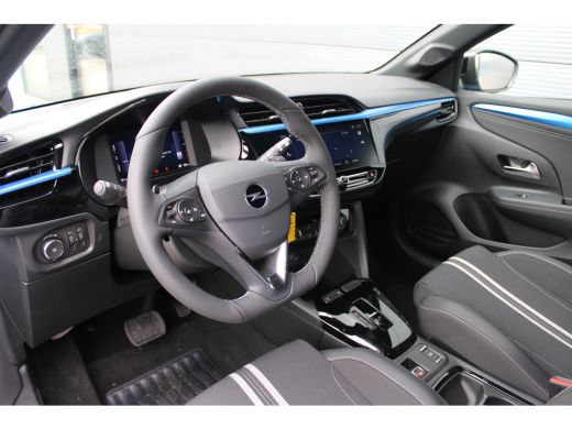Opel Corsa YES | #YesOfCorsa Interieur | 'Corsa'' op achterkant in zwart | 16" Lichtmetalen velgen, zwart ActivLease financial lease