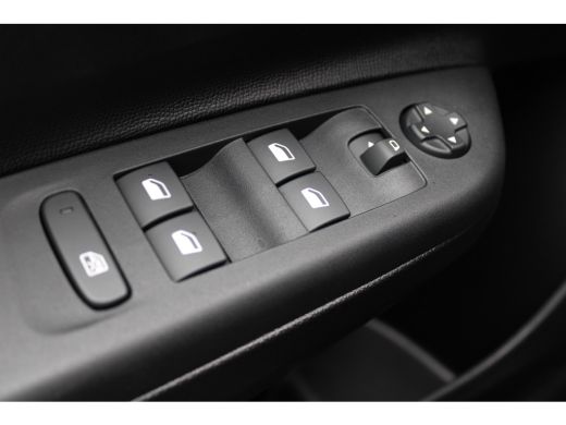 Opel Corsa YES | #YesOfCorsa Interieur | 'Corsa'' op achterkant in zwart | 16" Lichtmetalen velgen, zwart ActivLease financial lease