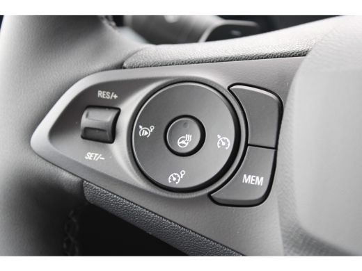 Opel Corsa YES | #YesOfCorsa Interieur | 'Corsa'' op achterkant in zwart | 16" Lichtmetalen velgen, zwart ActivLease financial lease