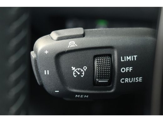 Peugeot 208 1.2 Hybrid 100 e-DCS6 Allure | Drive Assist | Camera | Adapt. Cruise | Carplay | Stoelverwarming ... ActivLease financial lease