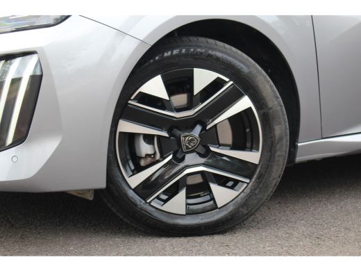 Peugeot 208 1.2 Hybrid 100 e-DCS6 Allure | Drive Assist | Camera | Adapt. Cruise | Carplay | Stoelverwarming ... ActivLease financial lease