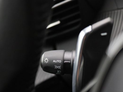 Peugeot 208 1.2 Hybrid Allure 110PK e-DCS6 full led, cruise control, navigatie, achteruitrijcamera, stoelverw... ActivLease financial lease