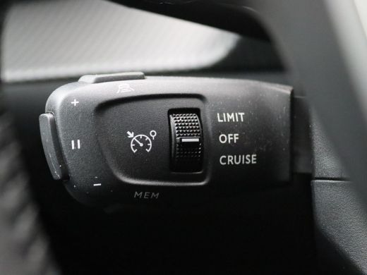 Peugeot 208 1.2 Hybrid Allure 110PK e-DCS6 full led, cruise control, navigatie, achteruitrijcamera, stoelverw... ActivLease financial lease