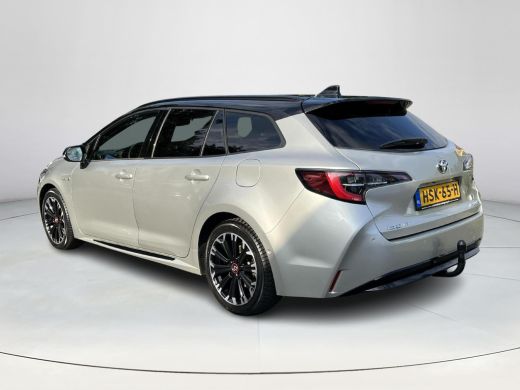 Toyota Corolla Touring Sports 1.8 Hybrid GR-Sport | Bi-tone lak | Trekhaak | Parkeersensoren | Carplay | ActivLease financial lease