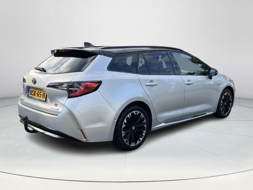 Toyota Corolla Touring Sports 1.8 Hybrid GR-Sport | Bi-tone lak | Trekhaak | Parkeersensoren | Carplay | ActivLease financial lease