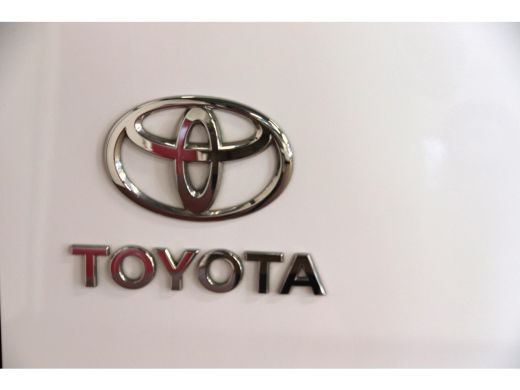 Toyota ProAce 2.0 D-4D L2H1 146PK CARPLAY ActivLease financial lease