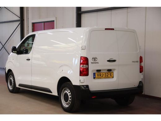 Toyota ProAce 2.0 D-4D L2H1 146PK CARPLAY ActivLease financial lease