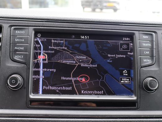 Volkswagen Crafter 35 2.0 TDI 140 PK DSG L3H3 + 3000 KG TREKHAAK | CAMERA | APPLE CARPLAY | NAVIGATIE ActivLease financial lease