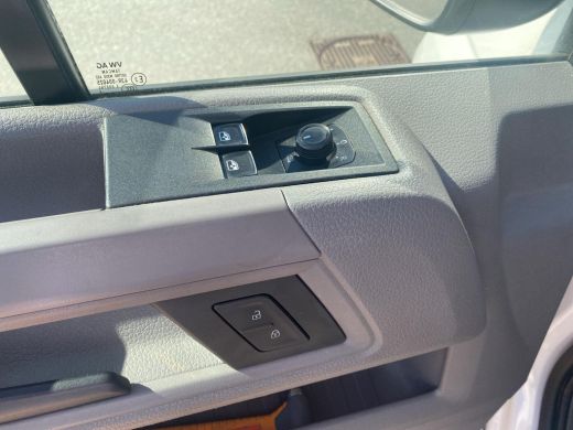 Volkswagen Crafter 35 2.0 TDI L3H3 Trendline | 140Pk | Trekhaak | A-Camera | Betimmering | Navi | Cruise | ActivLease financial lease