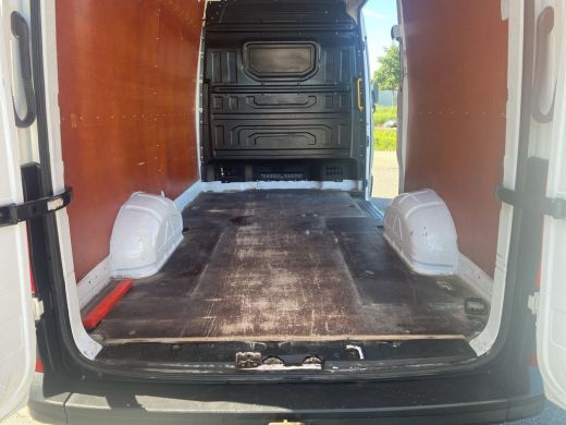 Volkswagen Crafter 35 2.0 TDI L3H3 Trendline | 140Pk | Trekhaak | A-Camera | Betimmering | Navi | Cruise | ActivLease financial lease