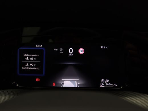 Volkswagen Golf 1.5 eTSI R-Line Edition 150PK matrix led, trekhaak, panoramadak, keyless, stoelventilatie , stuur... ActivLease financial lease