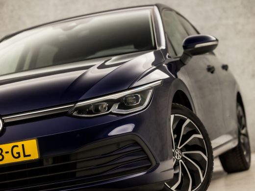 Volkswagen Golf 1.5 TSI Sport (4 CILINDER, APPLE CARPLAY, GROOT NAVI, MEMORY SEATS, ALCANTARA, STUUR/STOELVERWARM... ActivLease financial lease