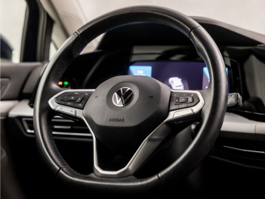 Volkswagen Golf 1.5 TSI Sport (4 CILINDER, APPLE CARPLAY, GROOT NAVI, MEMORY SEATS, ALCANTARA, STUUR/STOELVERWARM... ActivLease financial lease