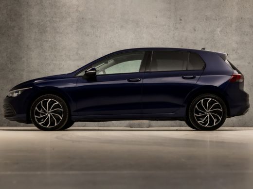 Volkswagen Golf 1.5 TSI Sport (4 CILINDER, APPLE CARPLAY, GROOT NAVI, MEMORY SEATS, ALCANTARA, STUUR/STOELVERWARM... ActivLease financial lease