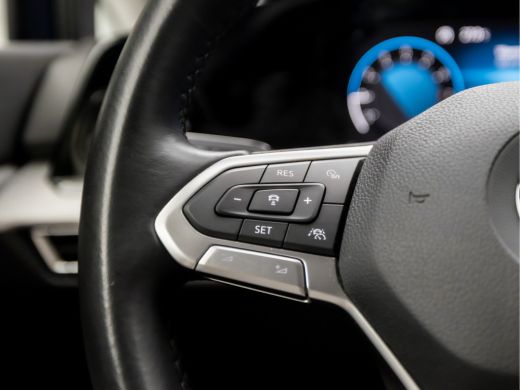 Volkswagen Golf 1.5 TSI Sport (4 CILINDER, APPLE CARPLAY, GROOT NAVI, MEMORY SEATS, ALCANTARA, STUUR/STOELVERWARM... ActivLease financial lease