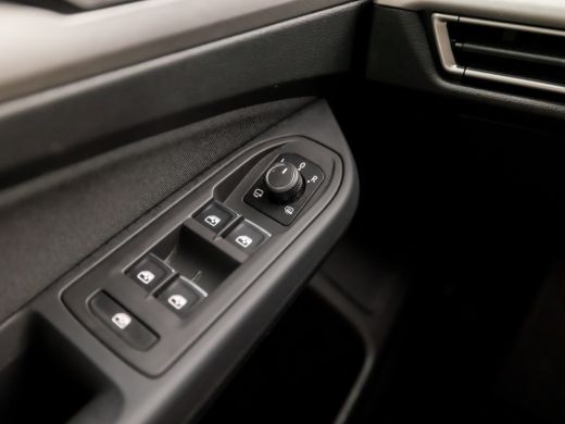 Volkswagen Golf 1.5 TSI Sport (4 CILINDER, APPLE CARPLAY, GROOT NAVI, MEMORY SEATS, ALCANTARA, STUUR/STOELVERWARM... ActivLease financial lease