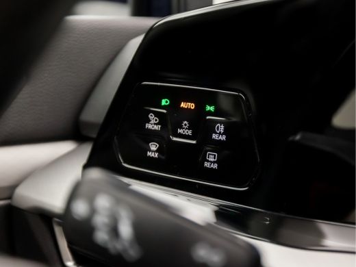 Volkswagen Golf 1.5 TSI Sport (4 CILINDER, APPLE CARPLAY, GROOT NAVI, MEMORY SEATS, ALCANTARA, STUUR/STOELVERWARM... ActivLease financial lease