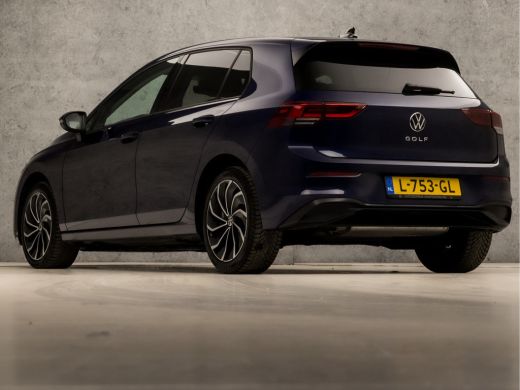 Volkswagen Golf 1.5 TSI Sport (4 CILINDER, APPLE CARPLAY, GROOT NAVI, MEMORY SEATS, ALCANTARA, STUUR/STOELVERWARM... ActivLease financial lease