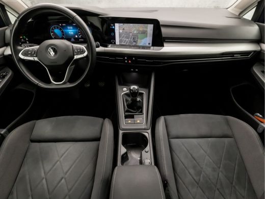 Volkswagen Golf 1.5 TSI Sport (4 CILINDER, APPLE CARPLAY, GROOT NAVI, MEMORY SEATS, ALCANTARA, STUUR/STOELVERWARM... ActivLease financial lease