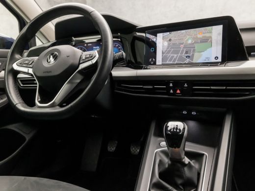 Volkswagen Golf 1.5 TSI Sport (4 CILINDER, APPLE CARPLAY, GROOT NAVI, MEMORY SEATS, ALCANTARA, STUUR/STOELVERWARM... ActivLease financial lease