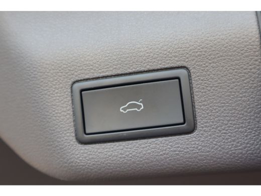 Volkswagen Multivan 1.4 eHybrid L2H1 Life | Cruise control | Keyless start | Parkeersensor achter ActivLease financial lease