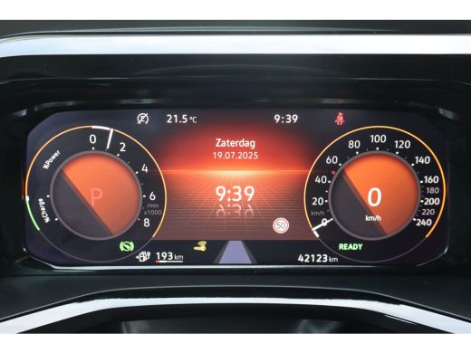 Volkswagen Multivan 1.4 eHybrid L2H1 Life | Cruise control | Keyless start | Parkeersensor achter ActivLease financial lease
